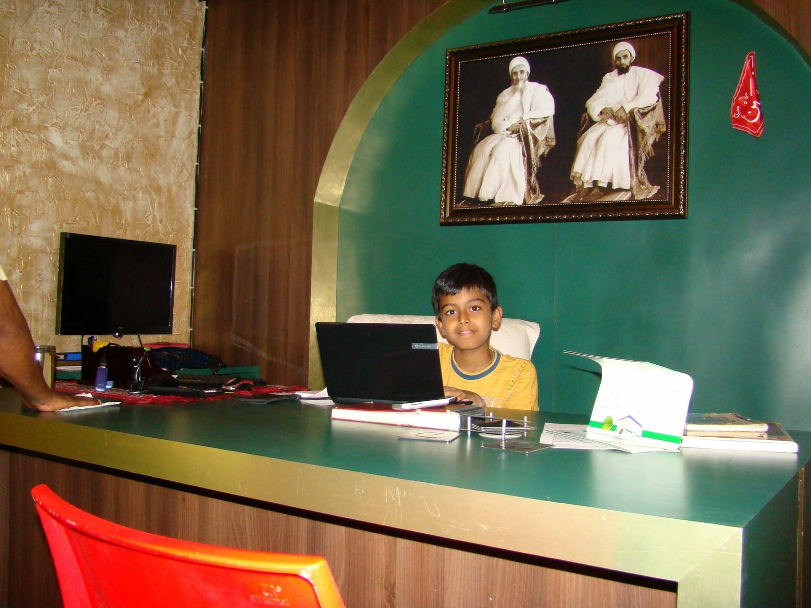Lazeez Hakeem family restaurant, Bhopal